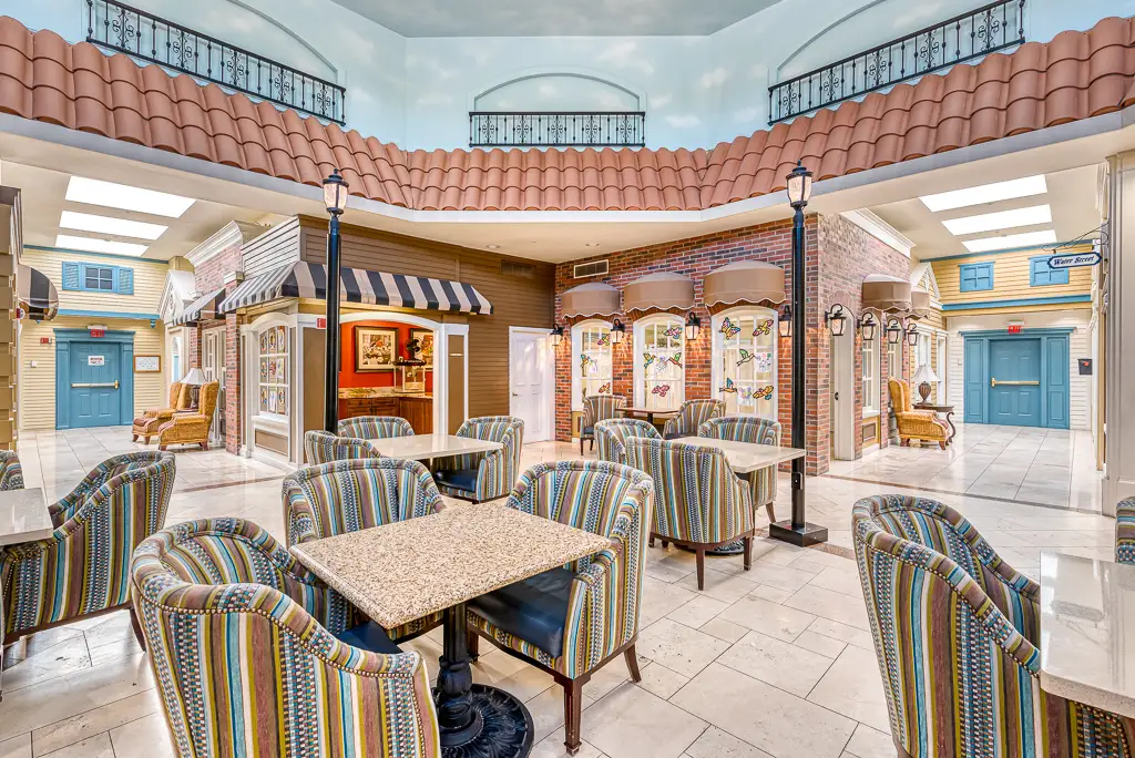 Indoor Courtyard with Dining Area Indoor Courtyard with Dining Area
